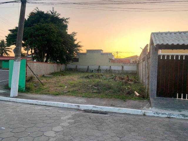 Terreno à venda em Centro, Maricá - RJ