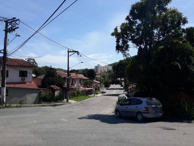 Terreno à venda em Maria Paula, São Gonçalo - RJ